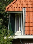 In de uitgespaarde hoek zat vroeger een balkon.
<br/>
Gert-Jan Lobbes, 2020